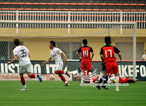  沙尔克04保级警报响起 七轮不胜创尴尬纪录  