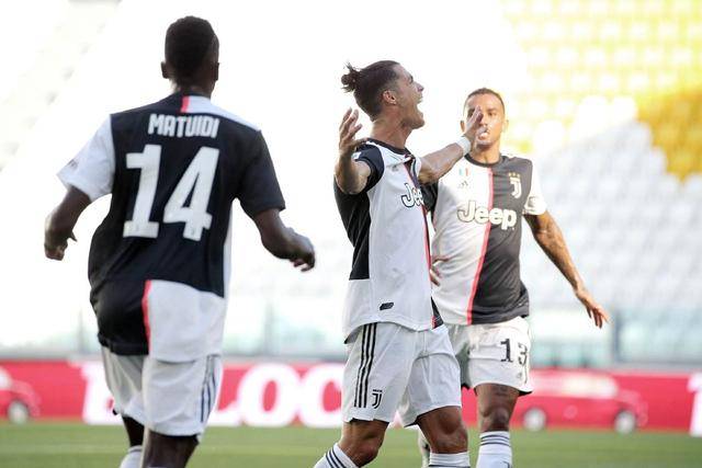  博洛尼亚老将发威，任意球破门助球队全身而退