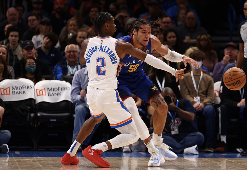  亚历山大高效发挥雷霆大胜活塞豪取六连胜佳绩